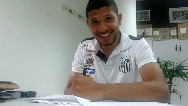 Yan, irmão gêmeo de Yuri, também é contratado pelo Santos FC