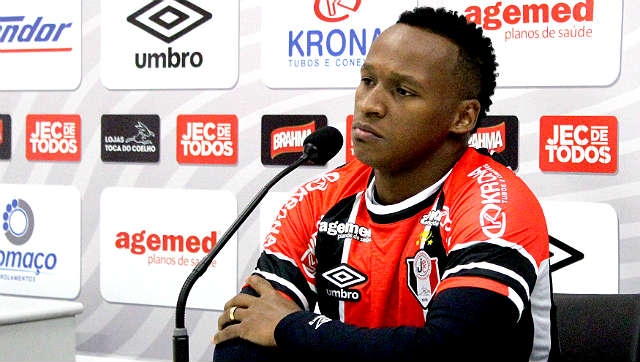 Joinville é terceiro grande catarinense na carreira do volante Tinga