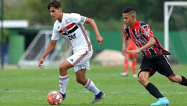 Andrade relacionado para Athletico x São Paulo, válido pelo Brasileirão Sub-17