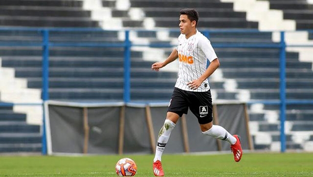 Volante Thomas Agustin relacionado para América-MG x Corinthians