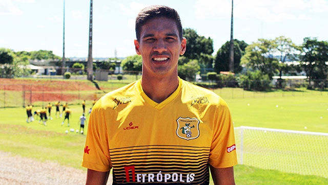 Centroavante Bruno Nunes acerta com Brasiliense até fim de 2021