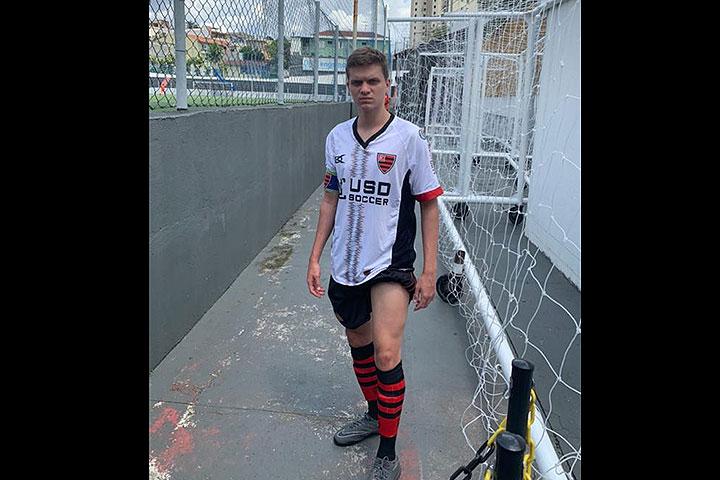 Atacante Vinicius novo atleta CSR Sports