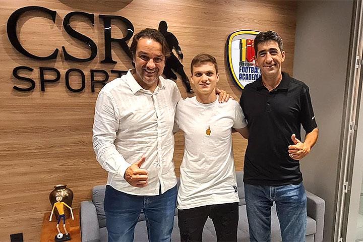 Atacante Vinicius novo atleta CSR Sports