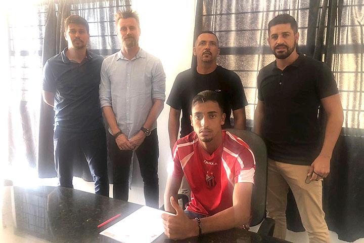 Zagueiro Guilherme assina primeiro contrato com Ituano