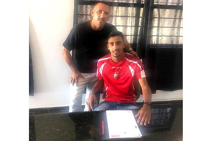Zagueiro Guilherme assina primeiro contrato com Ituano