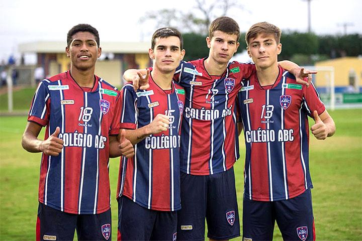 Quatro reforços da parceira CSR, Ivo10 e AERC Juventus deixam CEU ABC