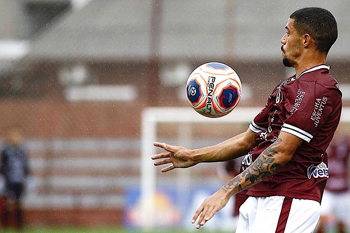 Lateral-esquerdo João Victor, do Juventus, é novo cliente da CSR Sports