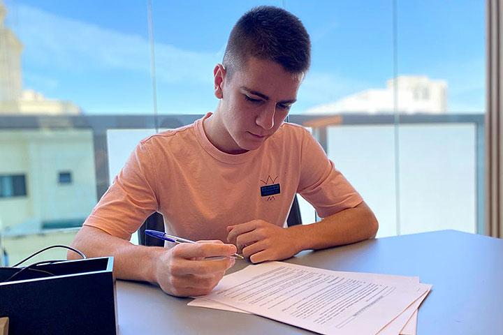 Lateral-esquerdo Guilherme Rodrigues é novo atleta com carreira gerenciada pela CSR Sports