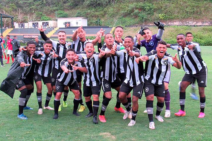 Golaço de Rikelmi encaminha classificação do Botafogo às quartas da Copa Rio Sub-20 2021