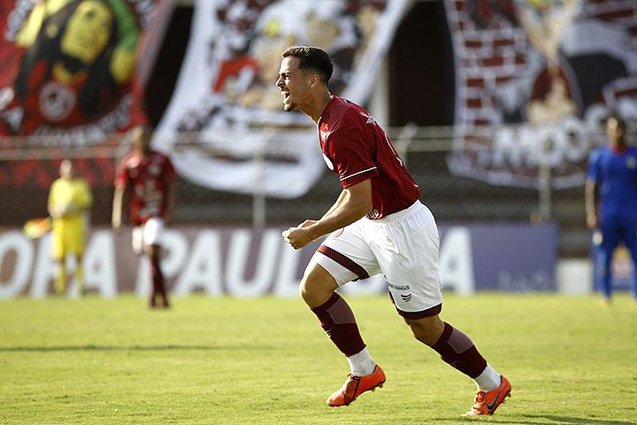 Meia Nathan marca seu primeiro gol no profissional do Juventus
