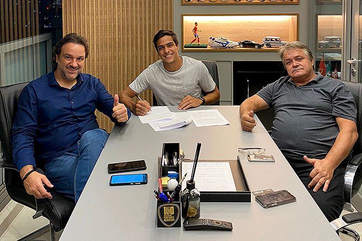 Volante Arthur Pelagio, destaque do Varginha, é novo atleta com carreira gerenciada pela CSR Sports