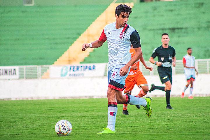 Volante Arthur Pelagio, destaque do Varginha, é novo atleta com carreira gerenciada pela CSR Sports