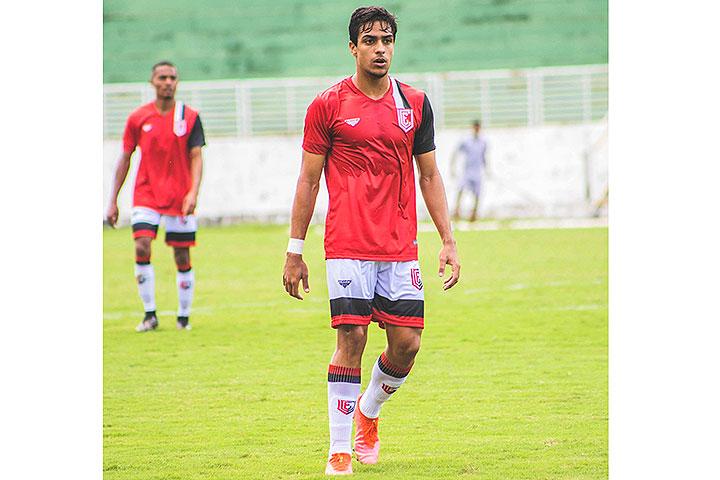 Volante Arthur Pelagio, destaque do Varginha, é novo atleta com carreira gerenciada pela CSR Sports