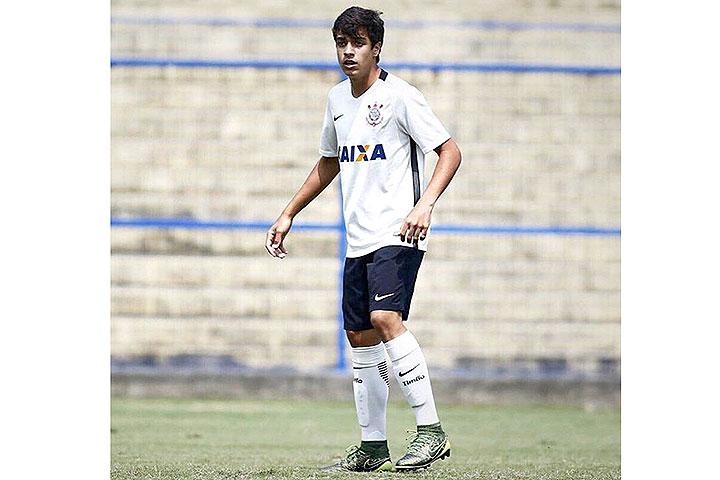 Volante Arthur Pelagio, destaque do Varginha, é novo atleta com carreira gerenciada pela CSR Sports