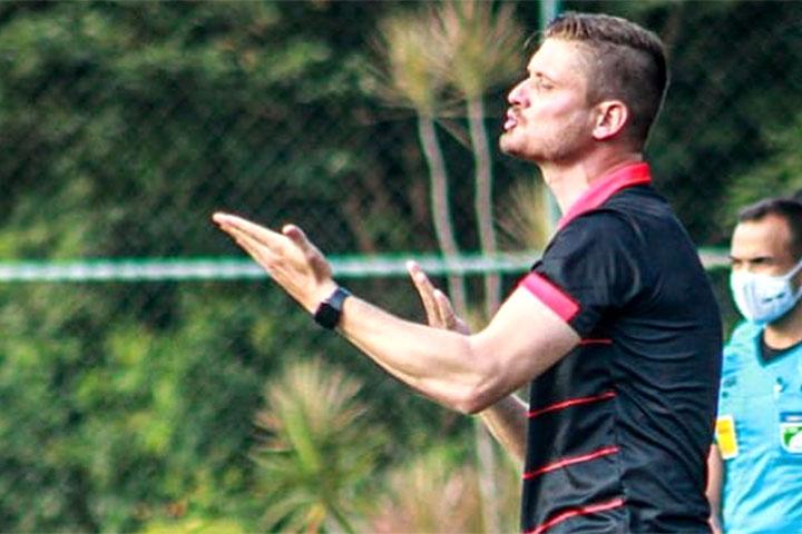 Augusto Fassina é vice-campeão do Campeonato Goiano Sub-17 2021 com Atlético-GO