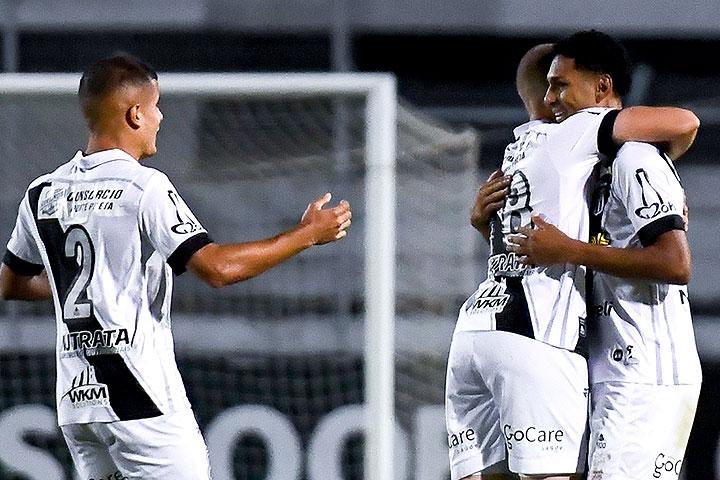 Atacante Josiel marca e dá assistência em virada histórica da Ponte Preta sobre Coritiba