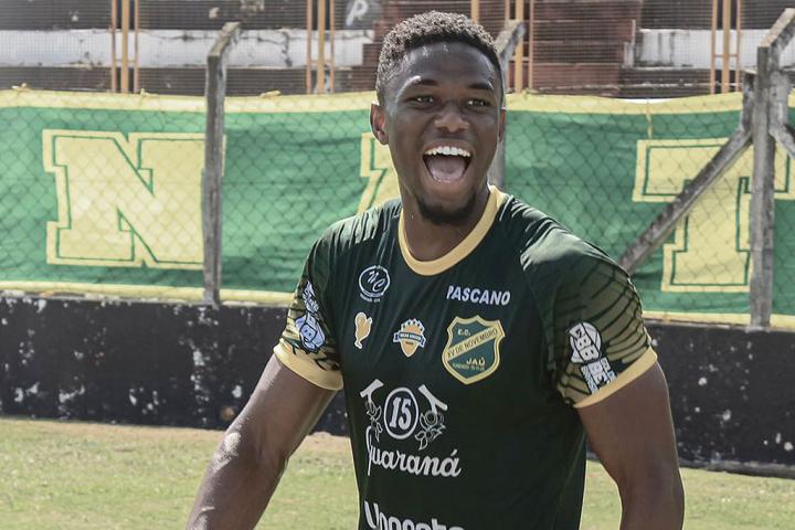 Ifeanyi é campeão da Liga Revelação Sub-23 2021/2022 com Estoril Praia, de  Portugal - CSR Sports